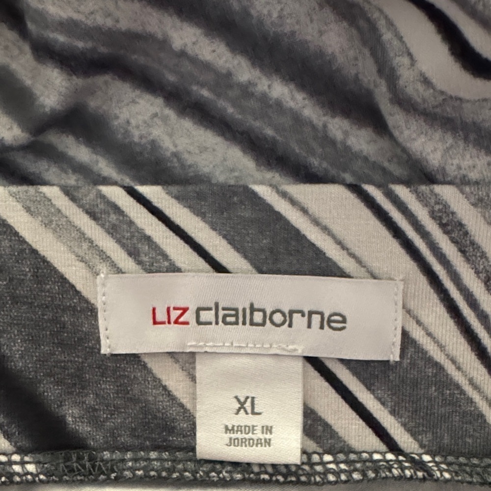 Liz Claiborne Black and White Maxi Skirt Paired with Liz Claiborne Black Top - Picture 2 of 9